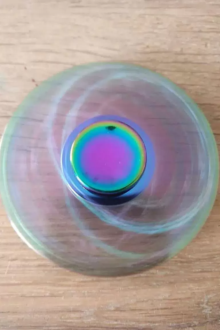 Pocket Monster Fidget Spinner-Fidget Spinner Kors I Regnbuefarver