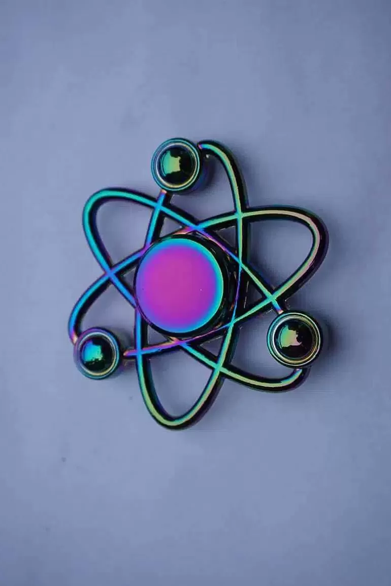 Pocket Monster Fidget Spinner-Fidget Spinner Med Atomtegn I Regnbuefarver