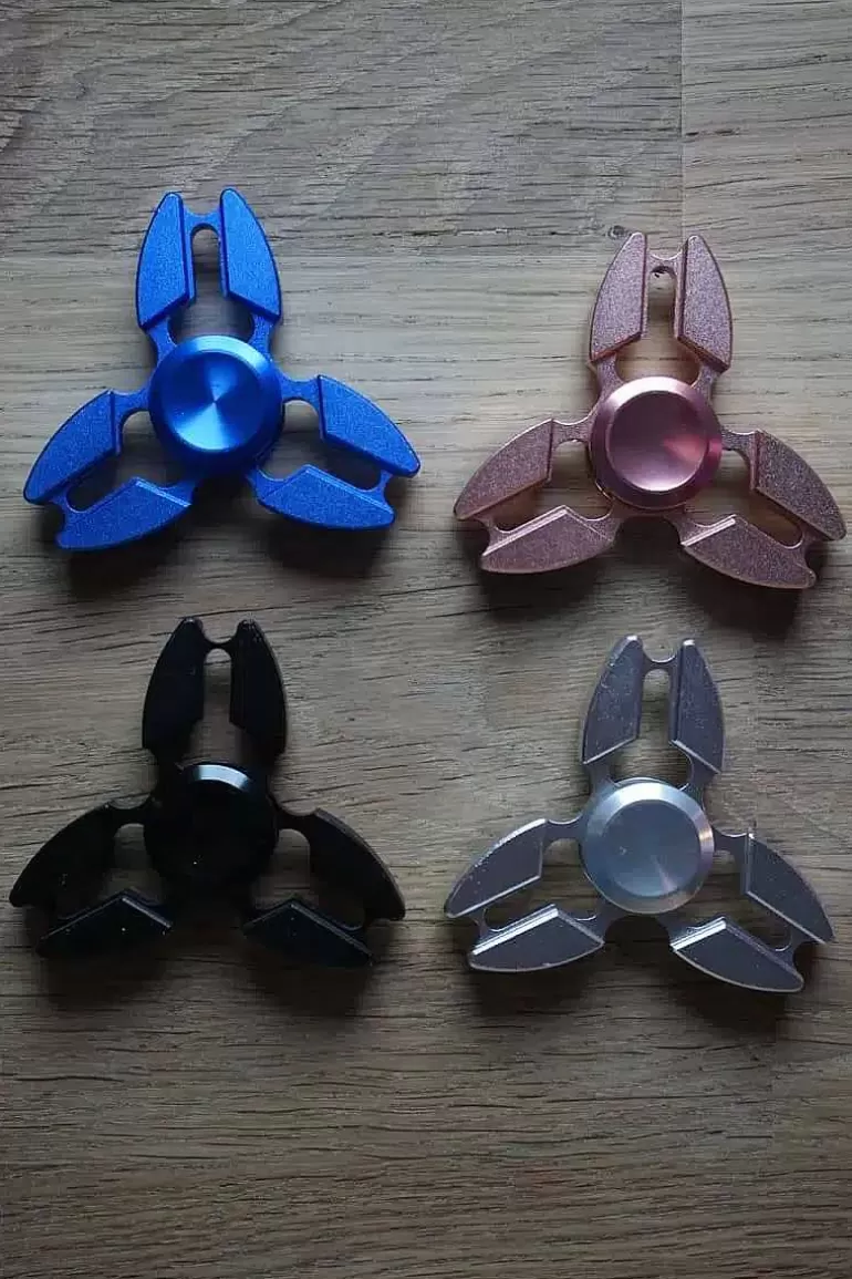 Pocket Monster Fidget Spinner-Fidget Spinner Ninja Med Tre Ben