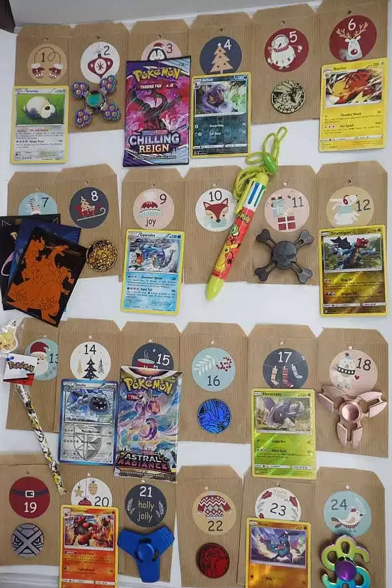 Pocket Monster Pokemon Julepakker Og Pakkekalendere-Fidget Spinner Og Pokemon Pakkekalender